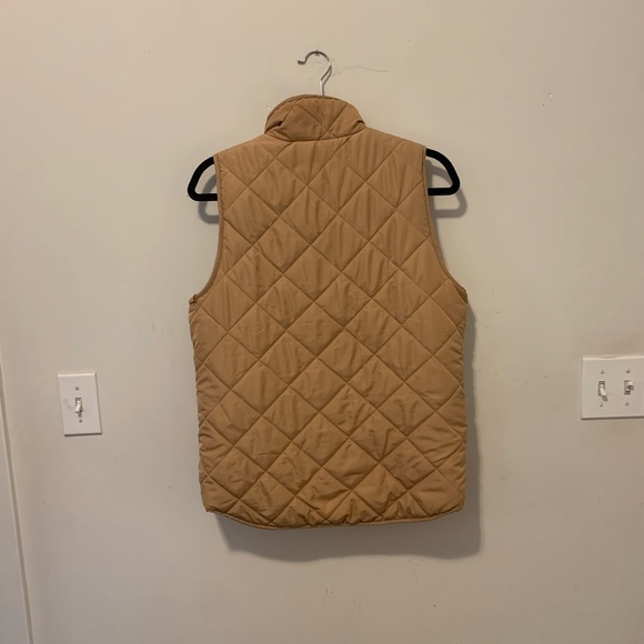 Quinn Puffy Vest - Picture 3 of 4